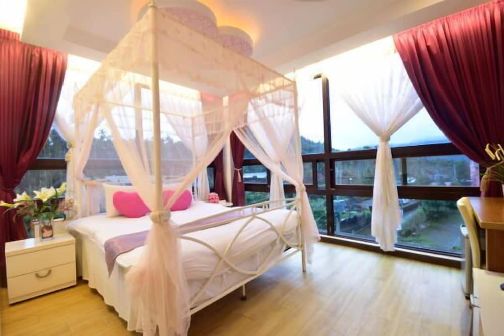 Full House Bed and Breakfast