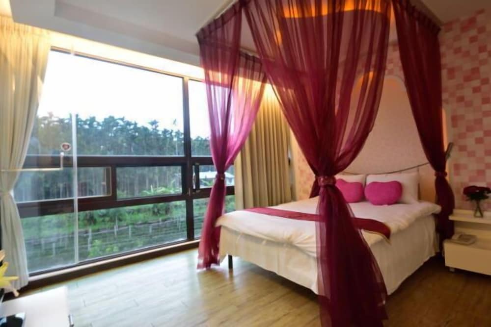 Full House Bed and Breakfast