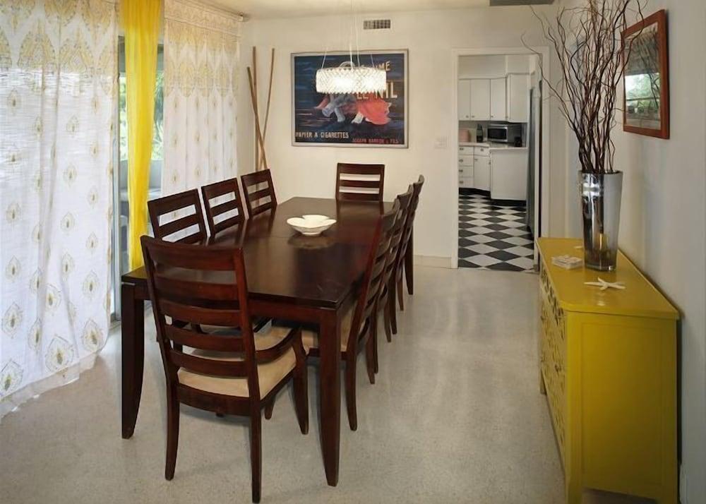 Salty Bungalows Rosie