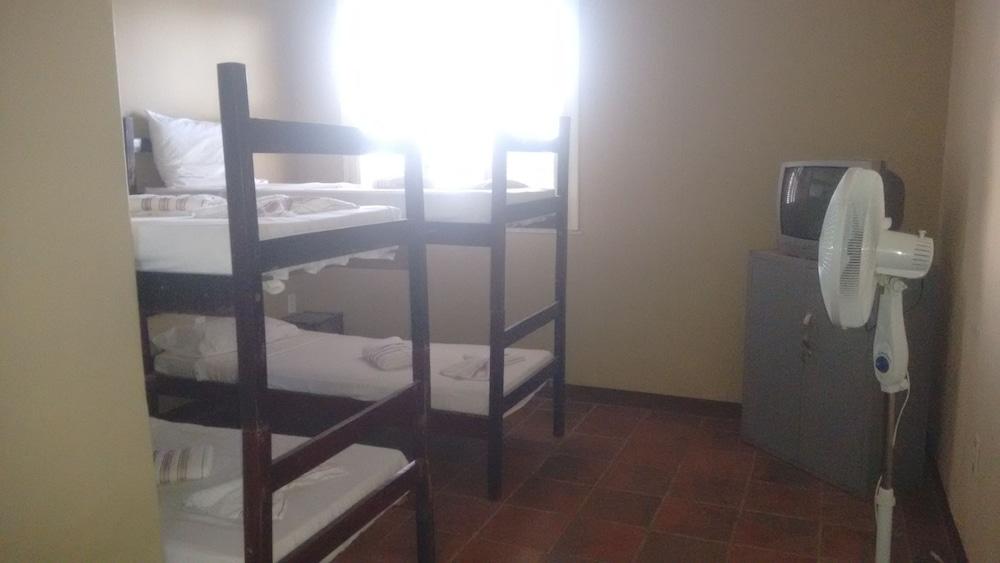 Hotel Iparana Paradise