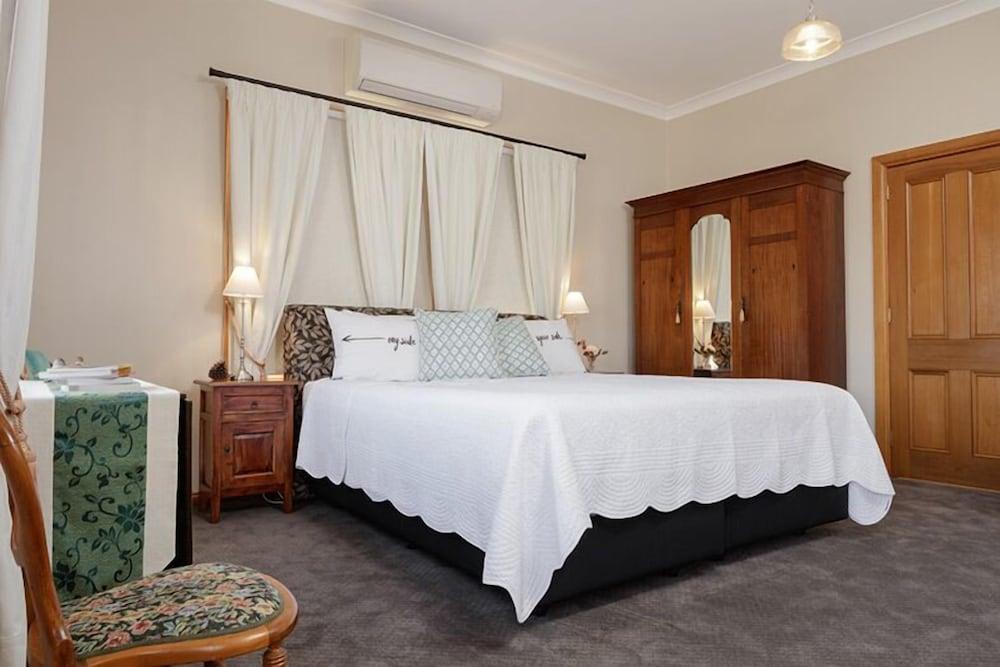 Ambience on Huon B&B