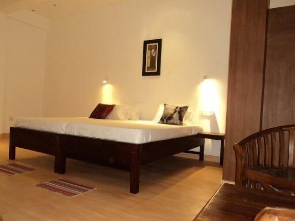 Vista Maple Leaf Hotel