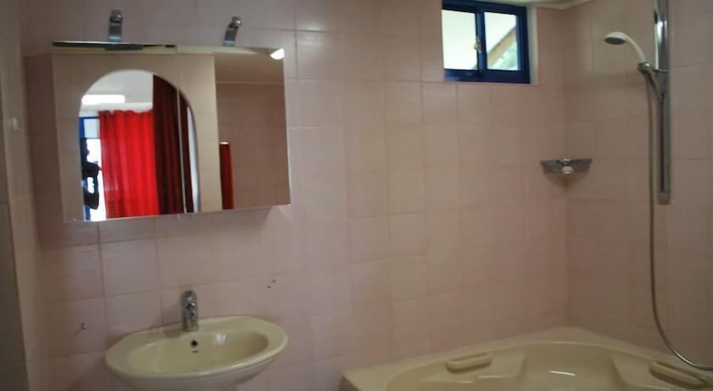 Vista Jaga Bay Resort