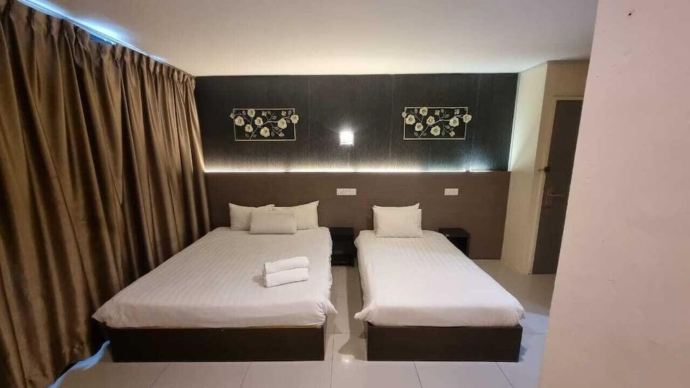 One Point Hotel - RH Plaza