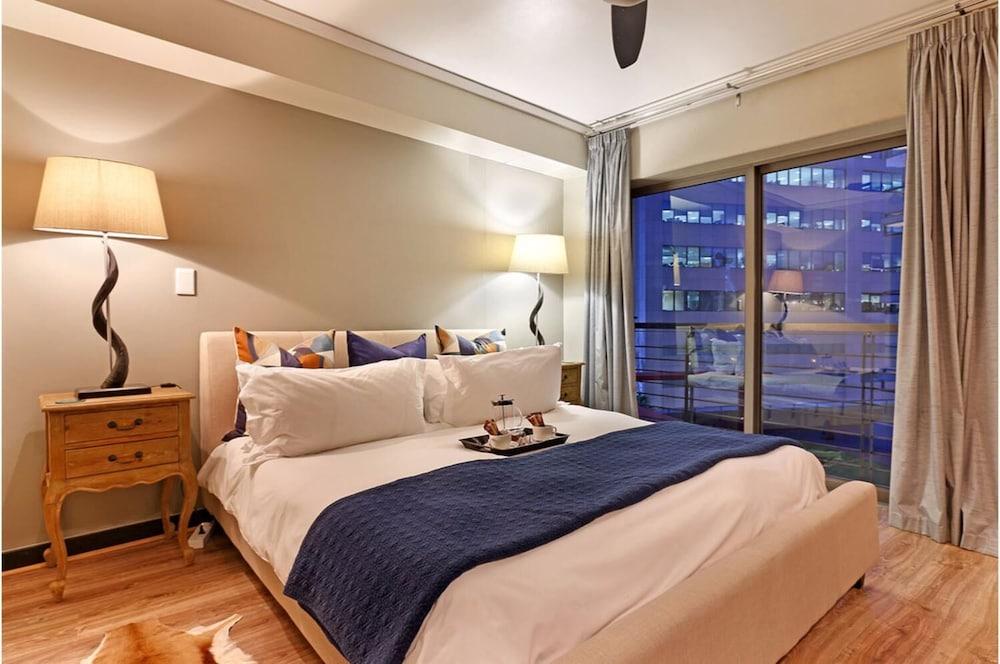 Afribode Acc Adenium Beachfront Apartment