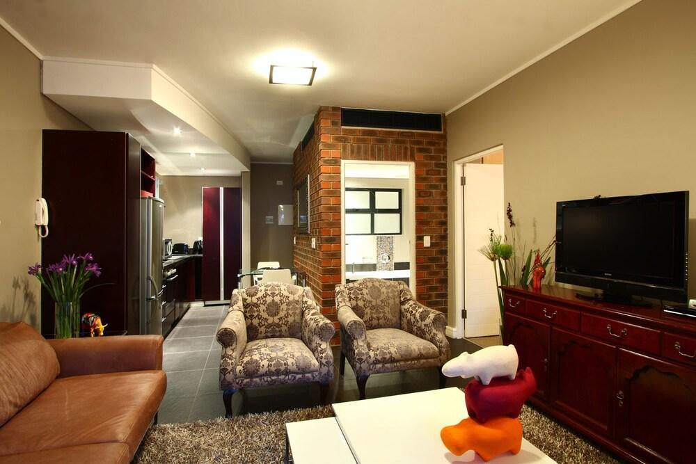 Afribode Rockwell Apartments