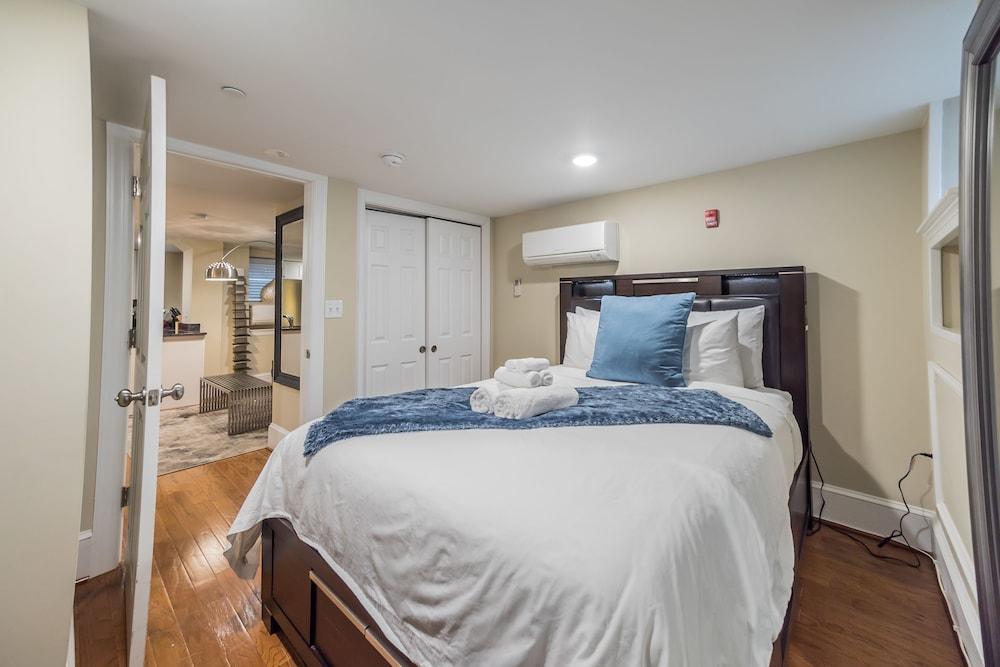 UrHomeInPhilly- 1955 Rittenhouse