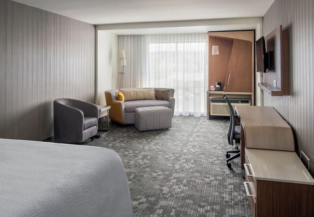 Courtyard by Marriott Schenectady at Mohawk Harbor