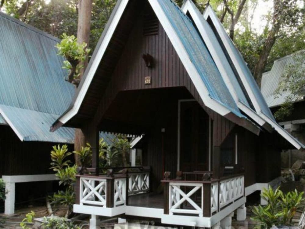 Coral View Island Resort