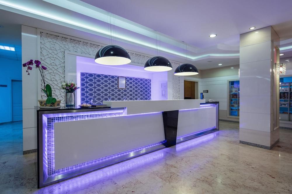 May Flower Apart Hotel