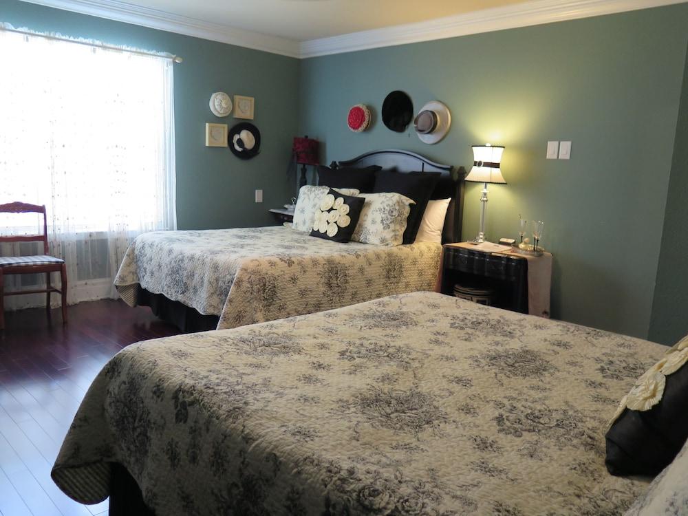 Yellow House Bed and Breakfast