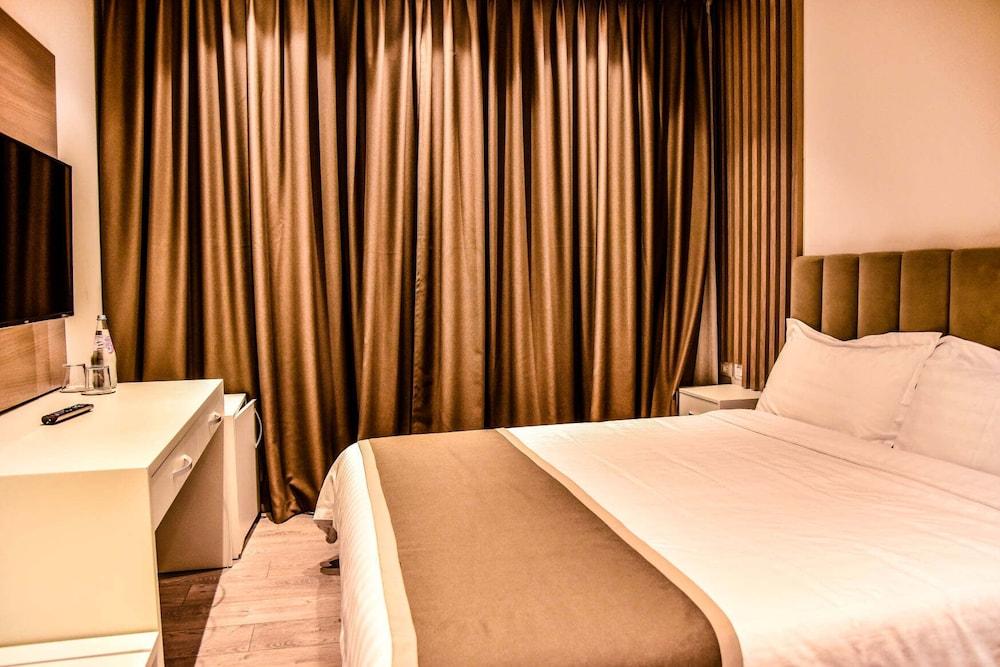 VH Broadway Tirana Hotel