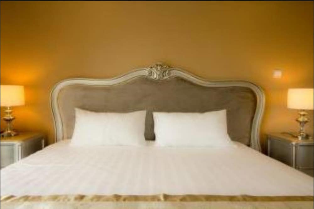 LK Grand Living Place