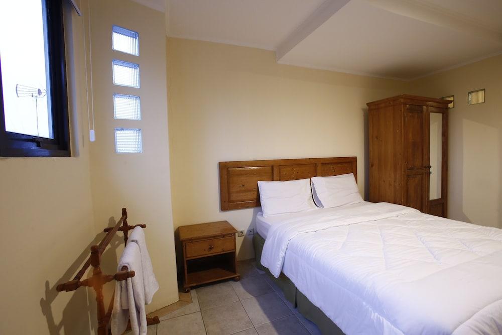 RedDoorz @ Lebak Bulus Raya 3