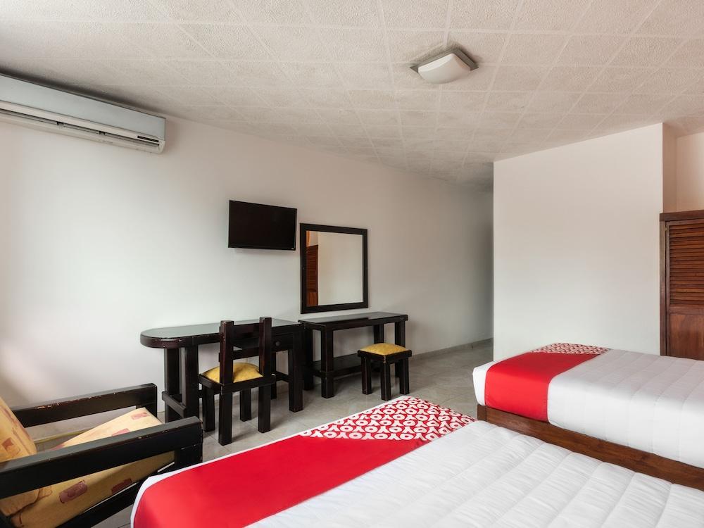 OYO Hotel Casa Blanca