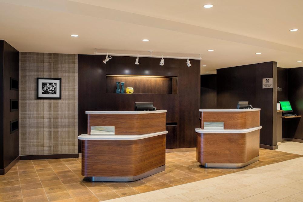 Hotel Dene & Conference Centre