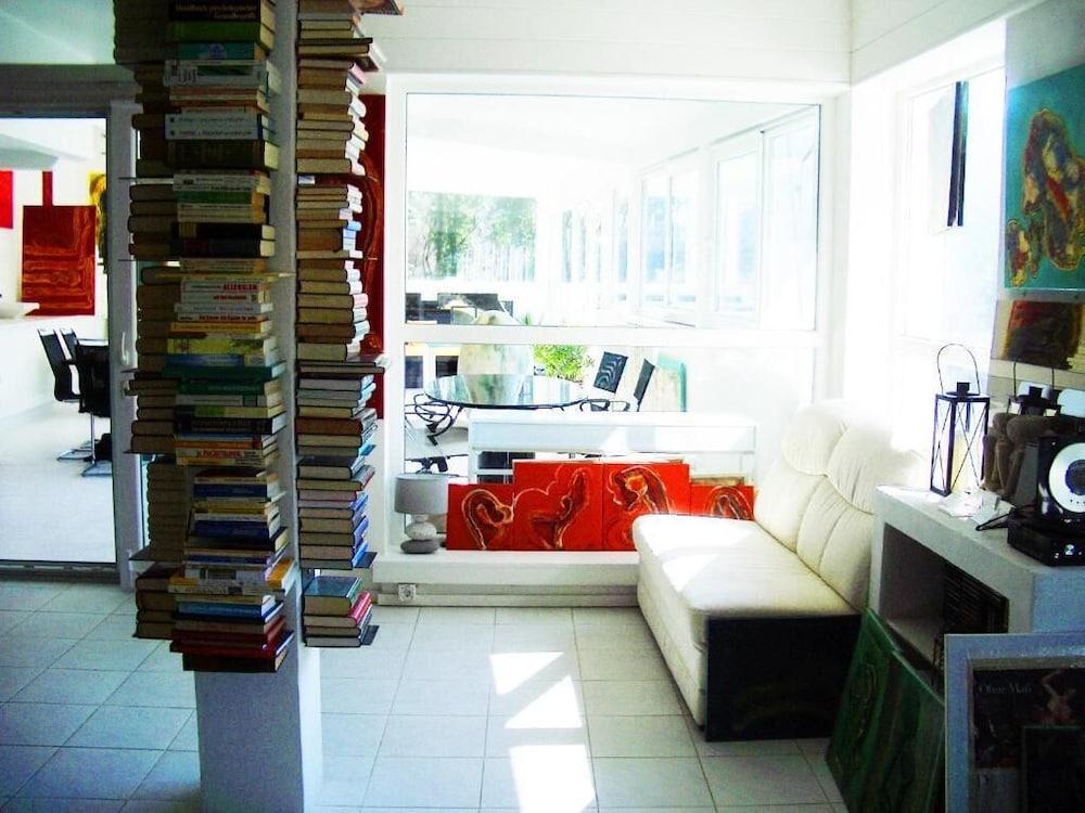 Ferienhaus BLACK & WHITE