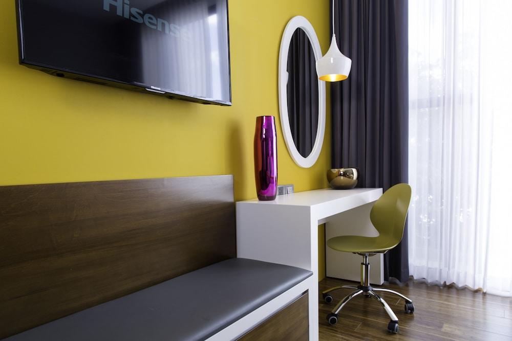 Hotel Love It CAS Consulate