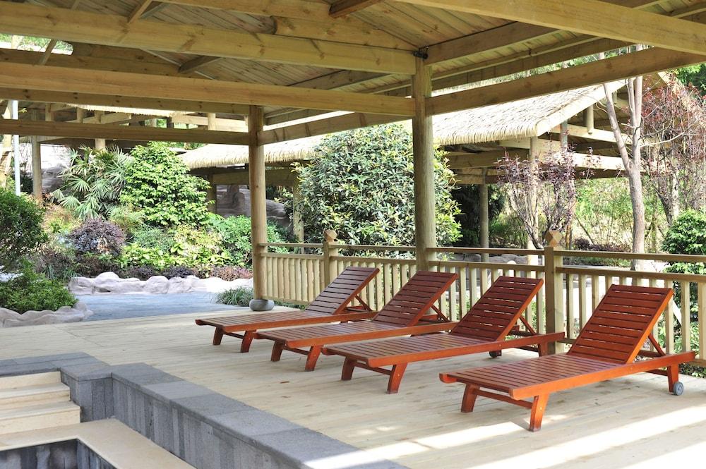 Howard Johnson Life Mountain View Chengdu