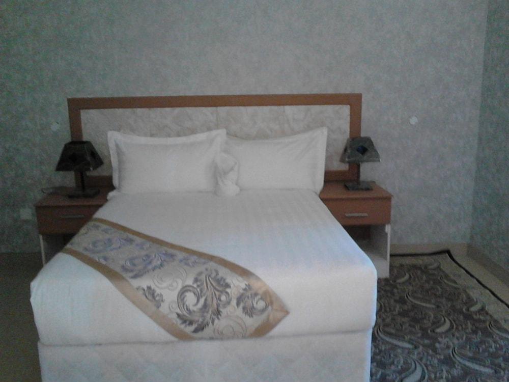 Pacific Conqueror Self Catering Units