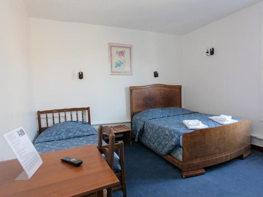 Hotel le Chapeau Rouge