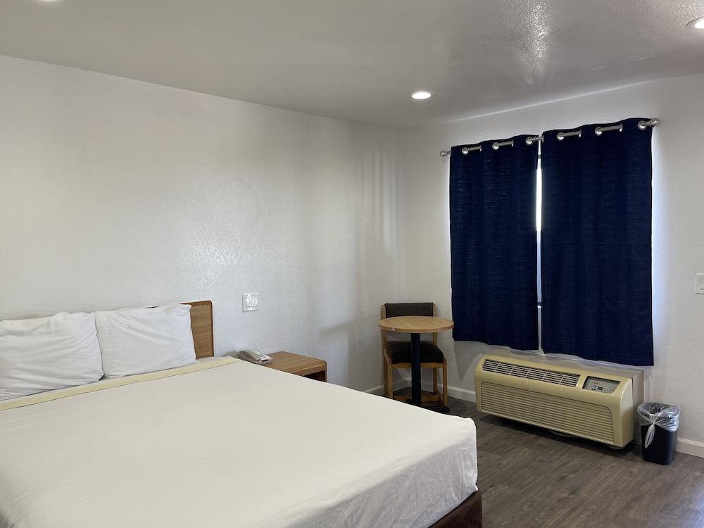 Palms Inn & Suites