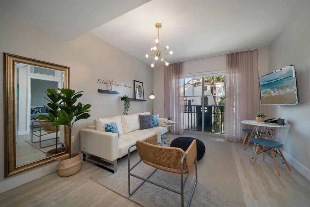 Strand Ocean Drive Suites