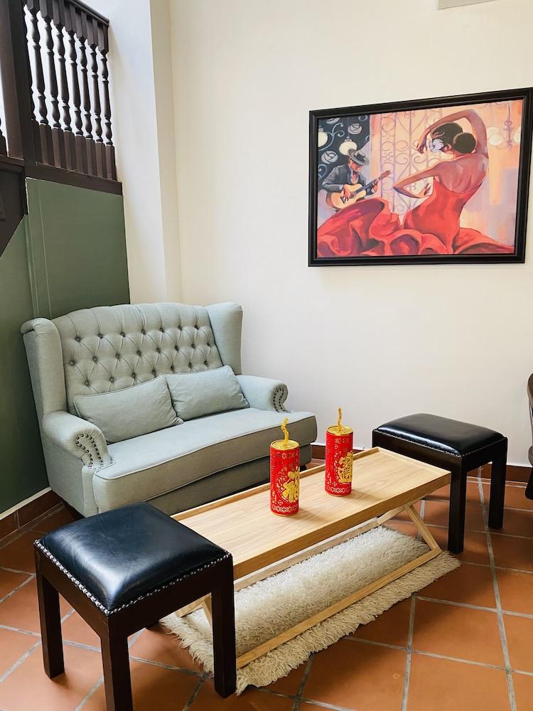 D'Nice Heritage House