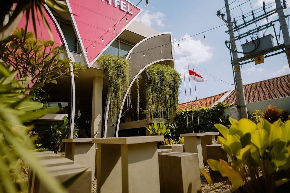 Viva Hotel Kediri, Azana Hotels Collection