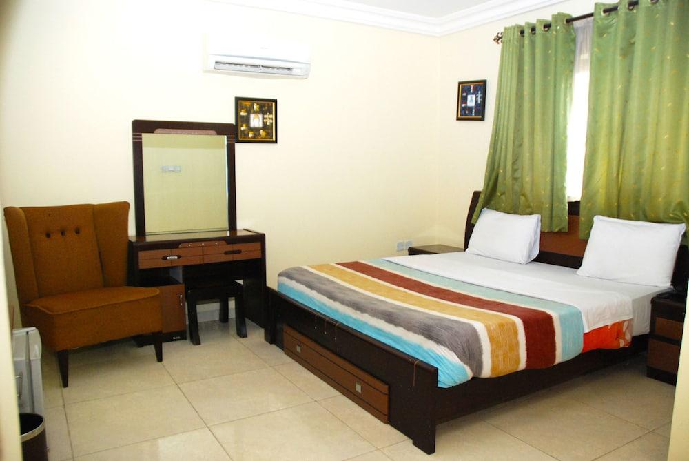 Lucky Sunshine Hotel