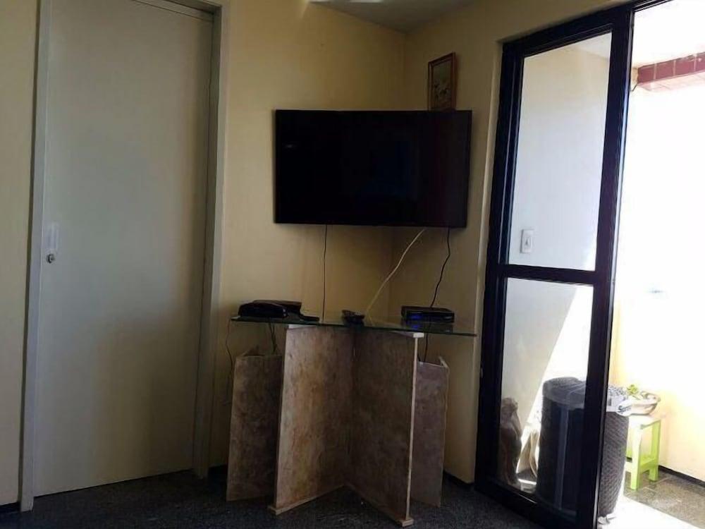 Moriah Apartments FO007