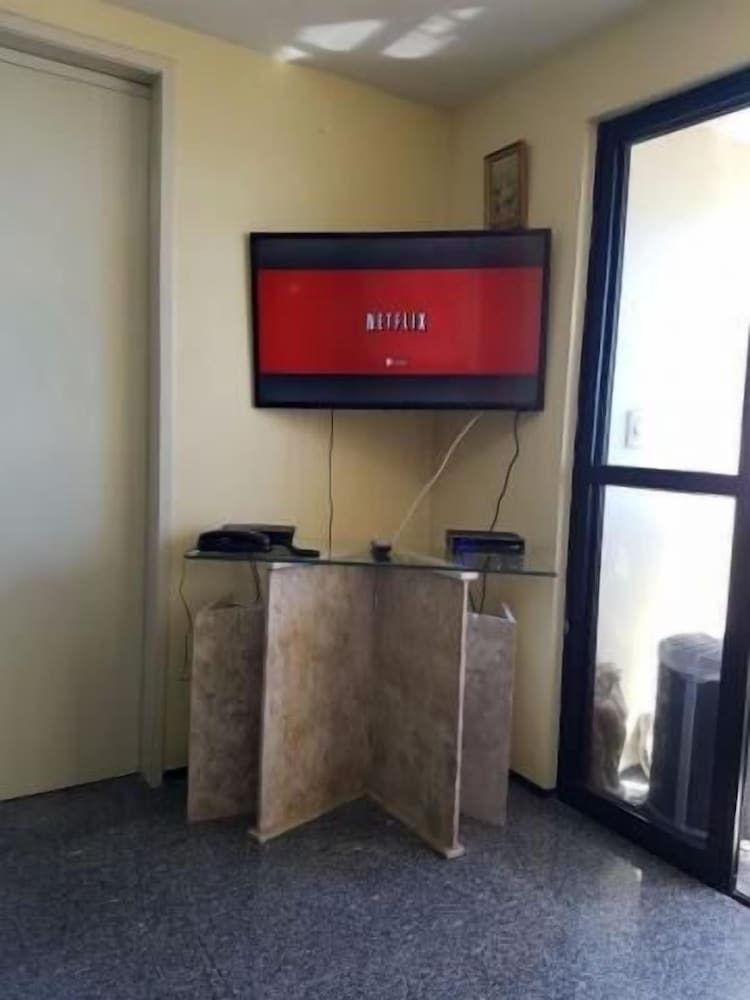 Moriah Apartments FO007