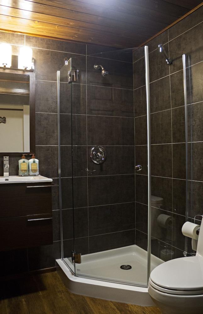 Kitimat Estuary Lodge B & B