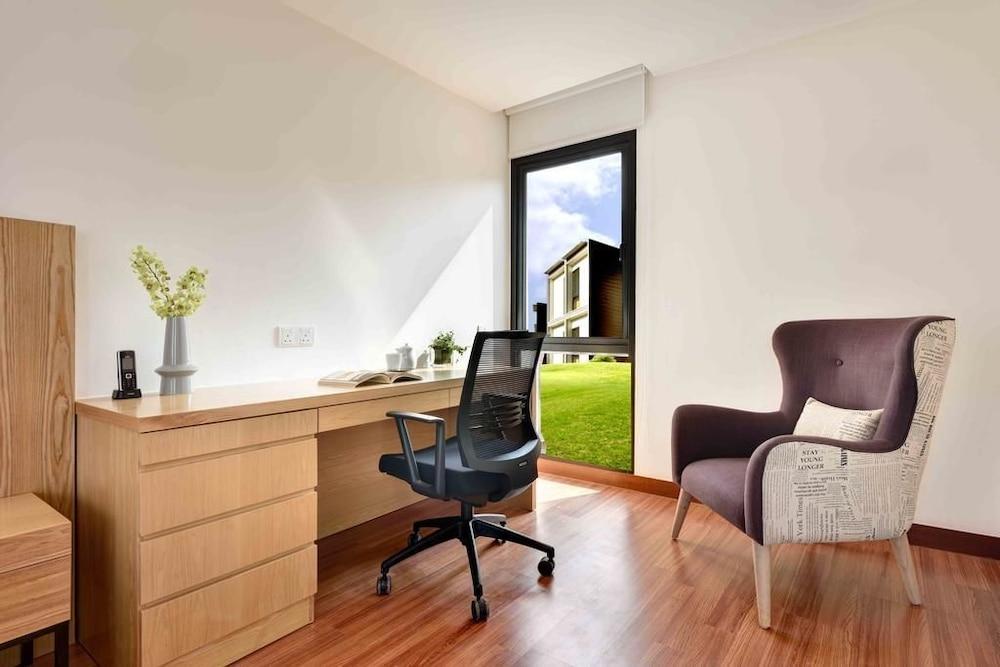 Lakeview Terrace Resort Pengerang