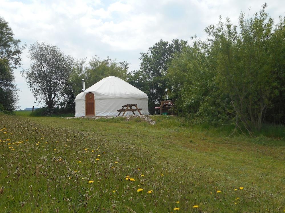 Ceridwen Glamping, Double decker Bus and Yurts