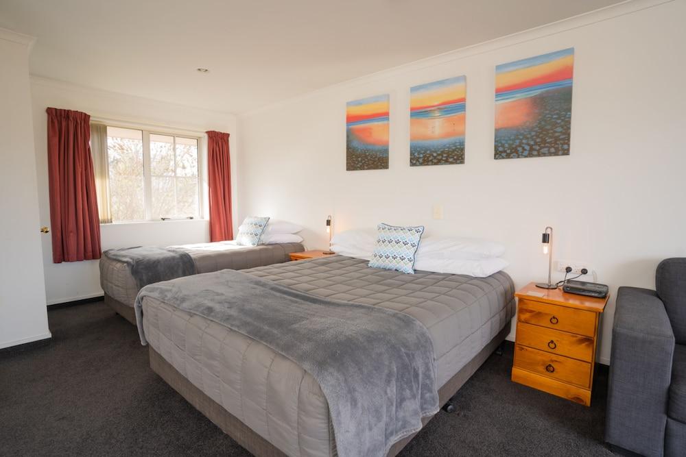 Alexandra Heights Motel