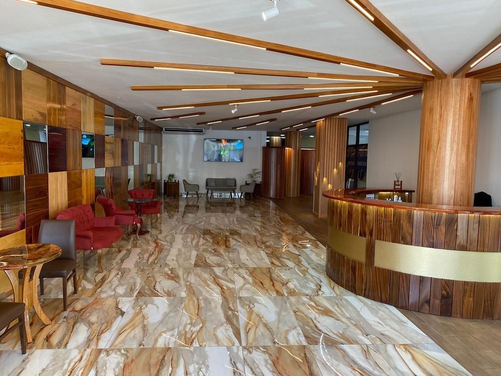 Murex Plaza Hotel & Suites