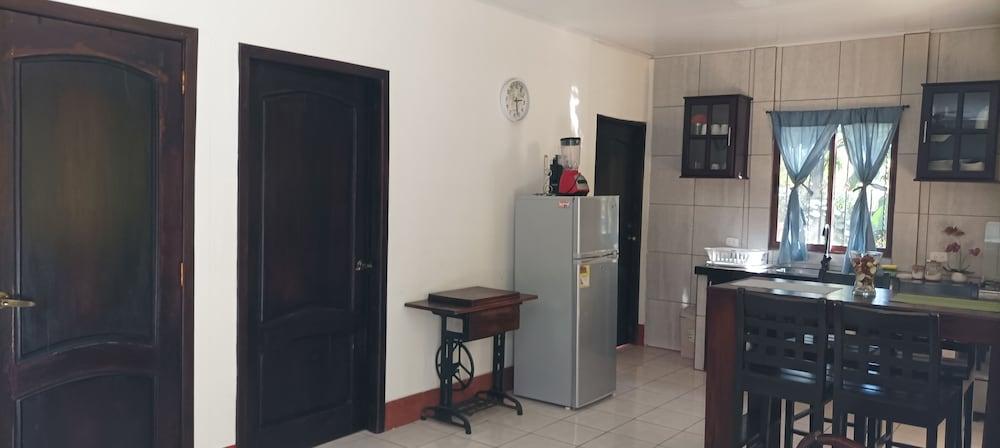 Family House, 2 Bedrooms, Garden View, Courtyard Area Chinandega