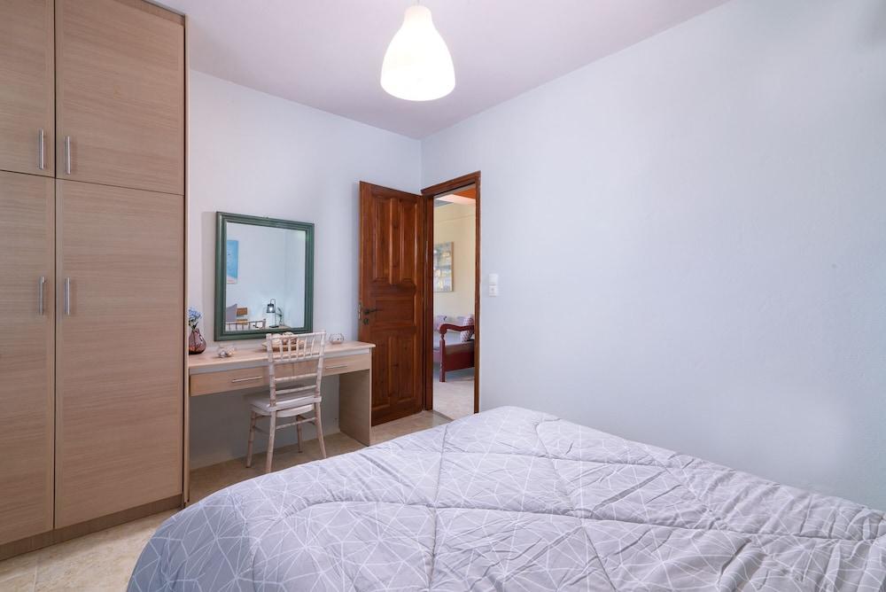 Sarakinas Residences