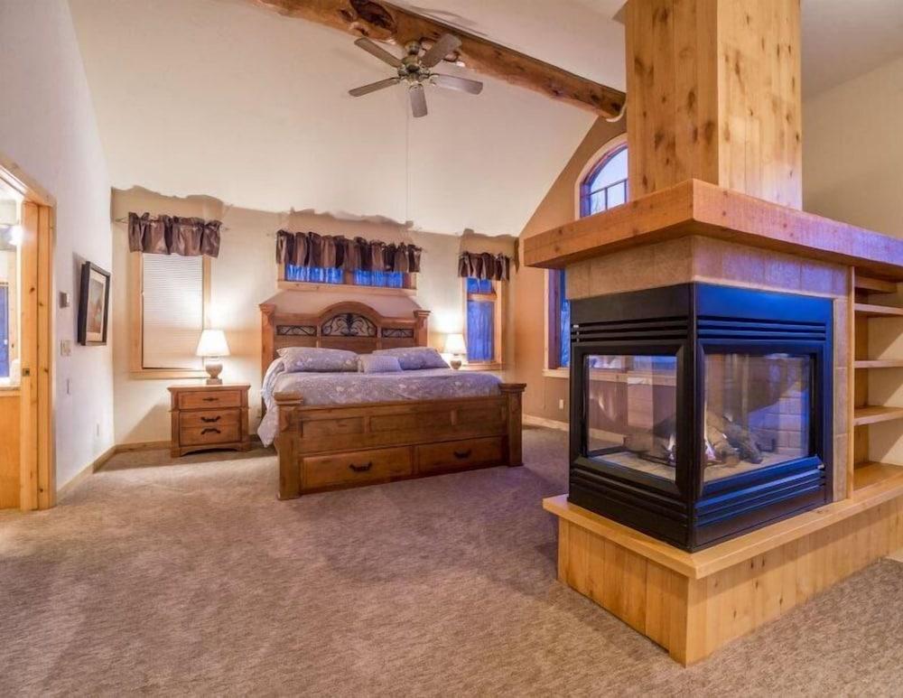 Aspen View Lodge 4 Bedroom Apartment by Key to the Rockies
