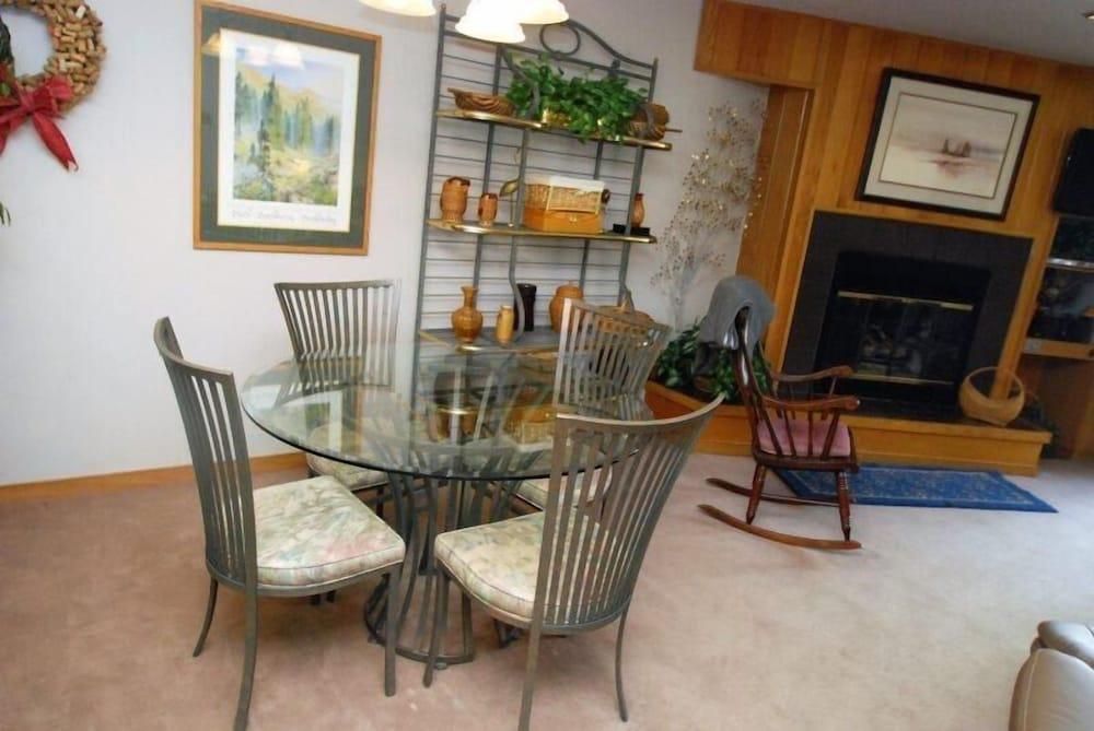 Ski Run Condominiums 2 Bedroom Apartment by Key to the Rockies