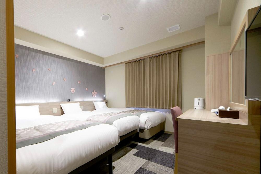 The Bridge Hotel Shinsaibashi