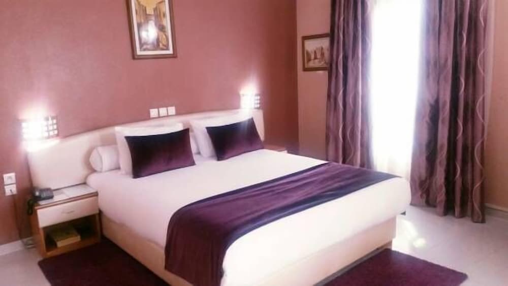 Hôtel Rania Belmadina