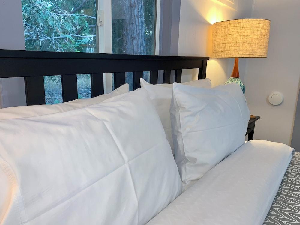 The Pines Inn and Cottages