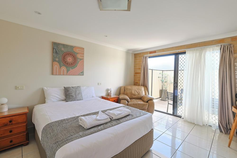 Emerald Central Palms Motel