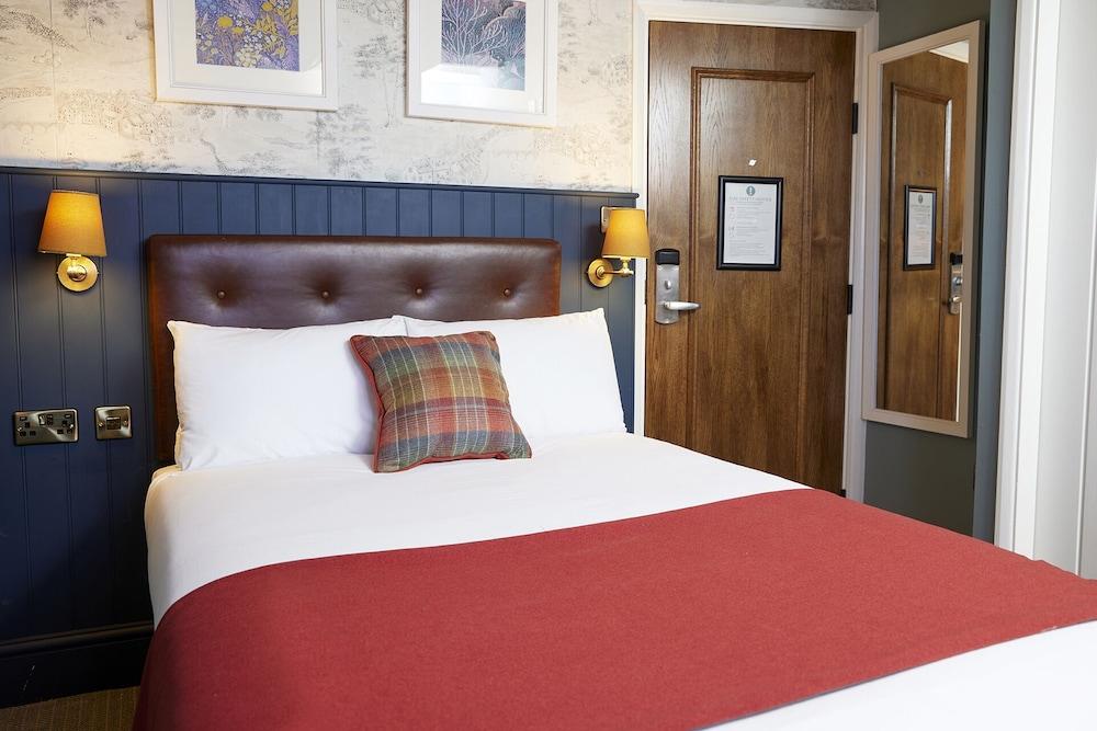 Castle Hotel by Chef and Brewer Collection