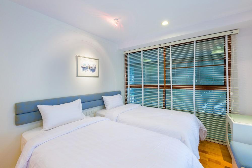 Baan LonSai Beachfront Condominium