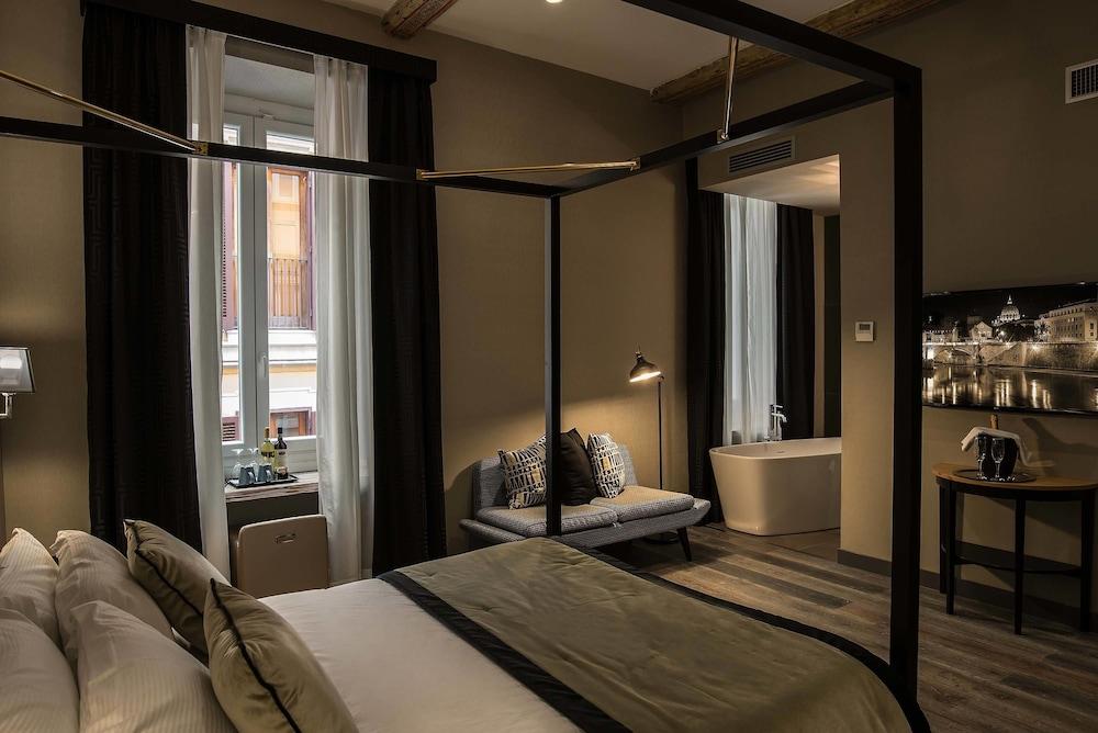 Colonna Suite del Corso