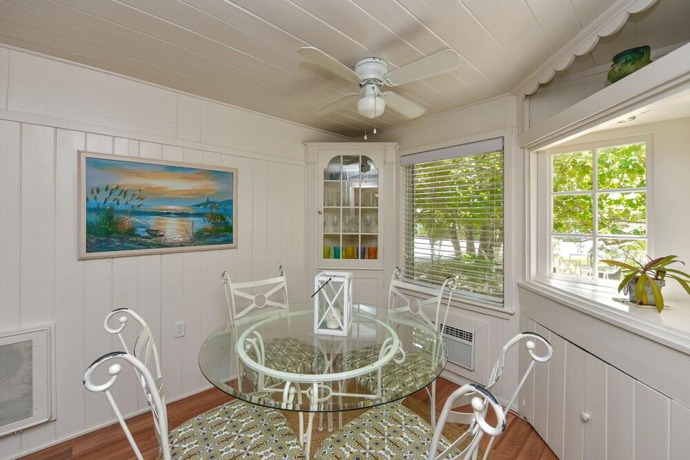 Banana Cabana and Cottage by Beachside Management