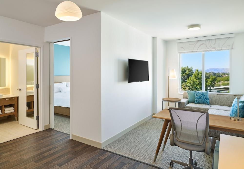 Element Chandler Fashion Center